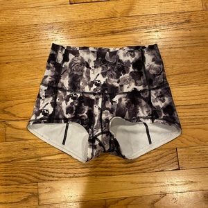 2.5” lululemon spandex shorts